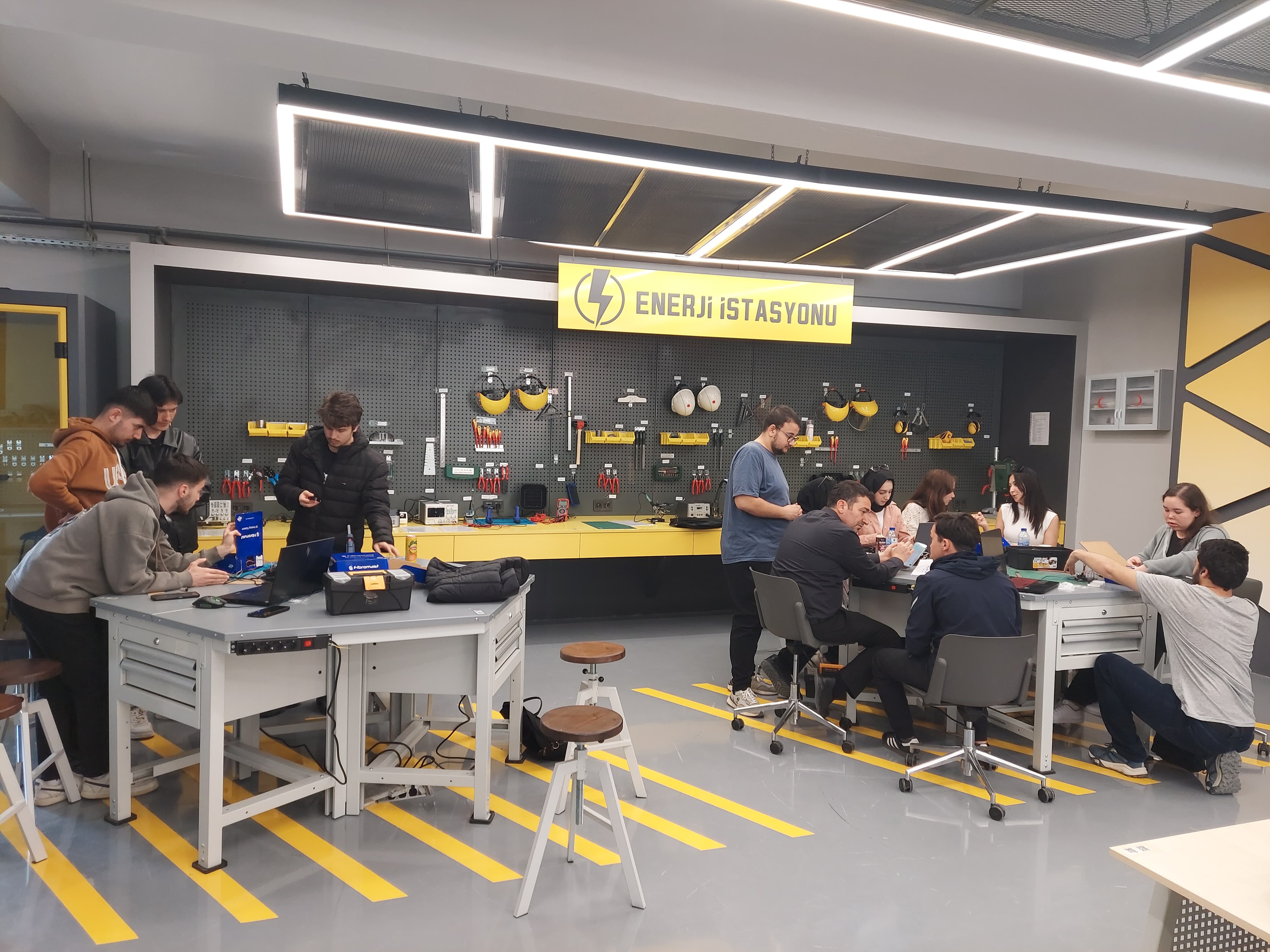 Milli Teknoloji Atölyesi’nde Üretim ve Proje Heyecanı Hız Kesmeden Devam Ediyor